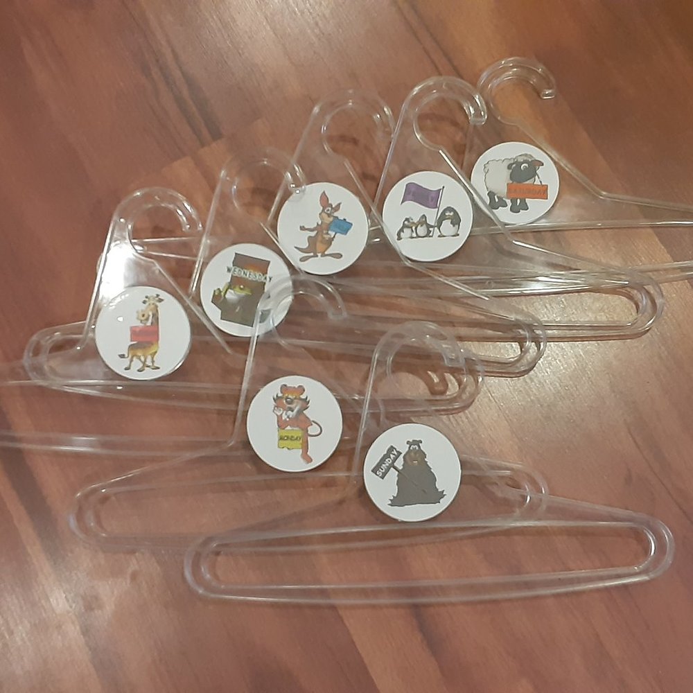 TAGA DAY HANGERS